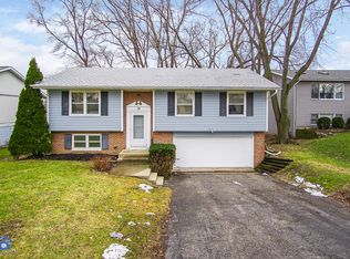 10 Wander Way, Lake In The Hills, IL 60156