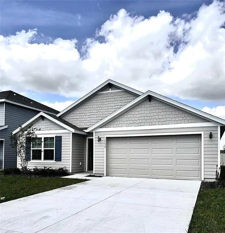 4 bed, 2.0 bath, $2,400 — Photo 1