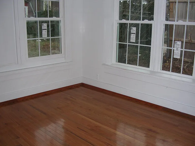 2517 Fairfax Ave — Photo 2
