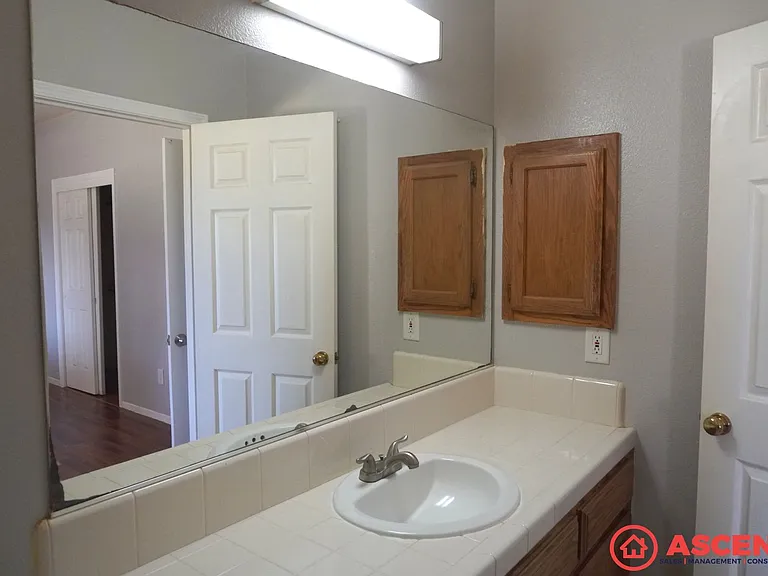 9305 Foxglen Ct — Photo 14