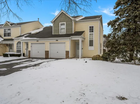 1780 College Green Dr, Elgin, IL 60123