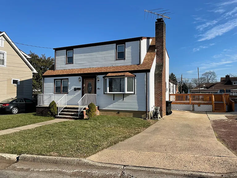 215 Karsey St — Photo 14