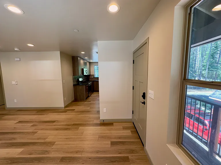 871 Glorene Ave #B — Photo 2