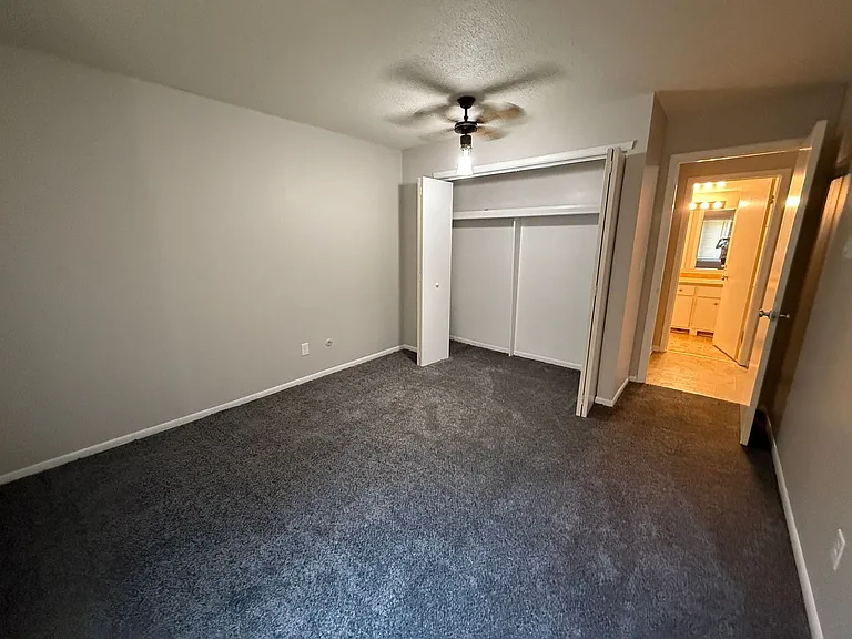 Executive House West — Photo 10