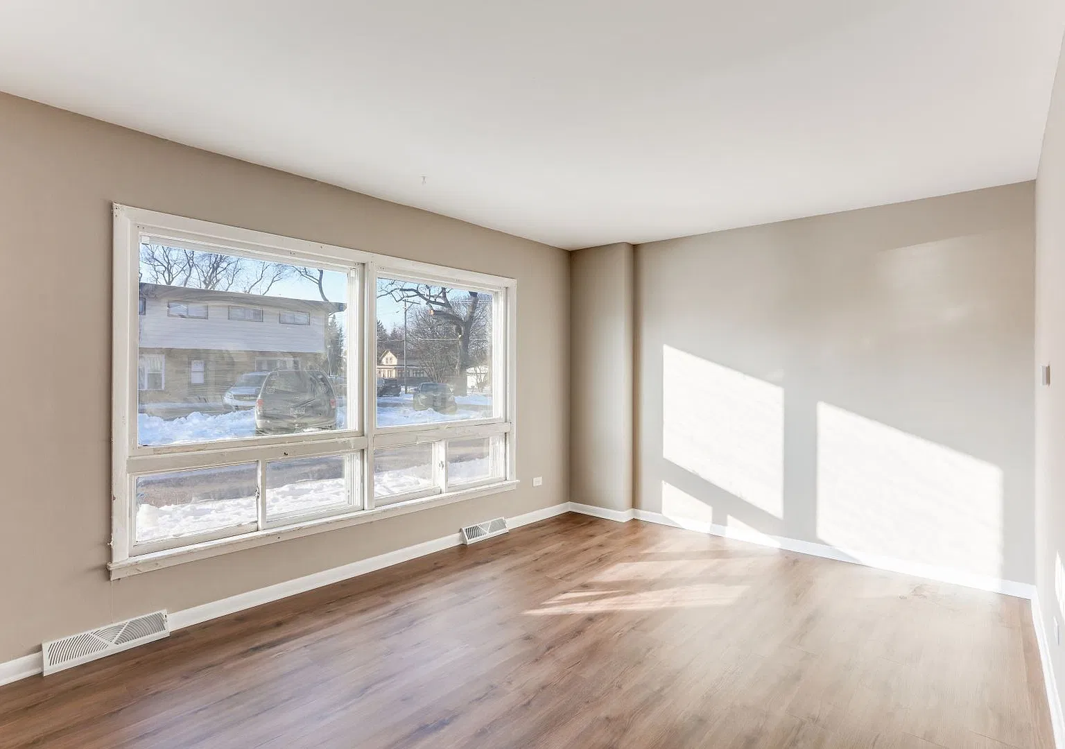 Parkview Apartments (HC3) — Photo 2