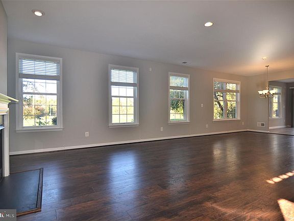 4th image of 20480 Casablanca Dr