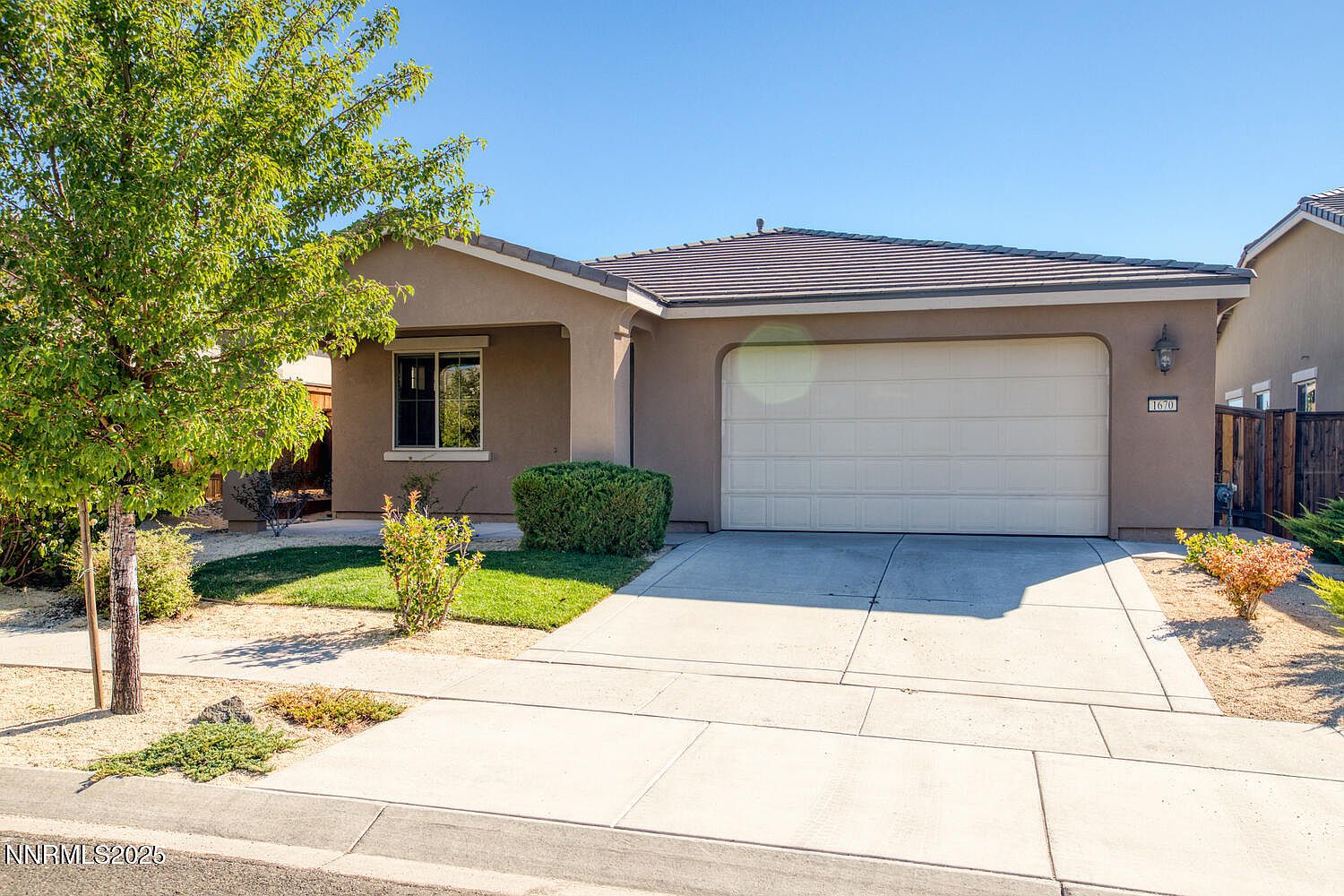 1670 Heavenly View Trl