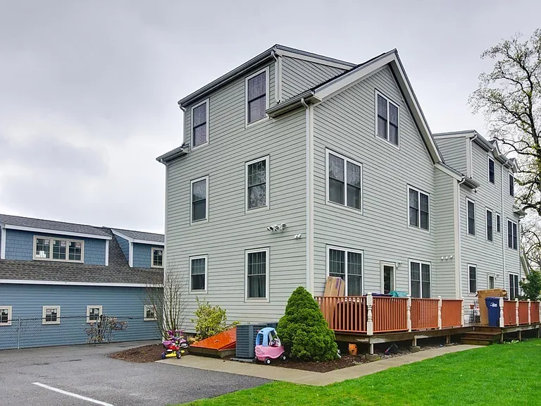 78 Durnell Ave — Photo 12