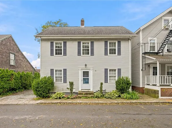 82 Burnside Ave #2, Newport, RI 02840