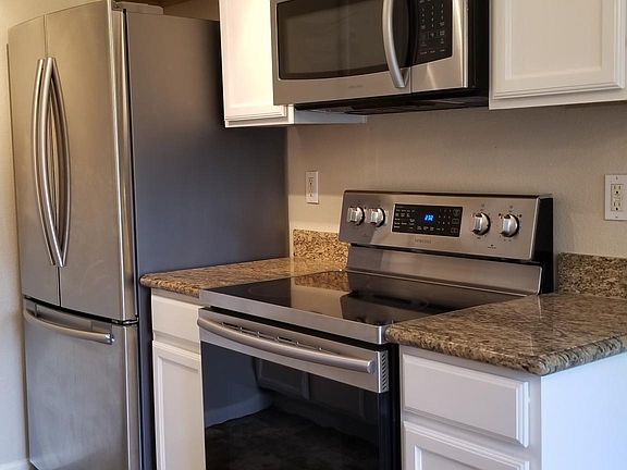 4th image of 1240 N Broadway #0