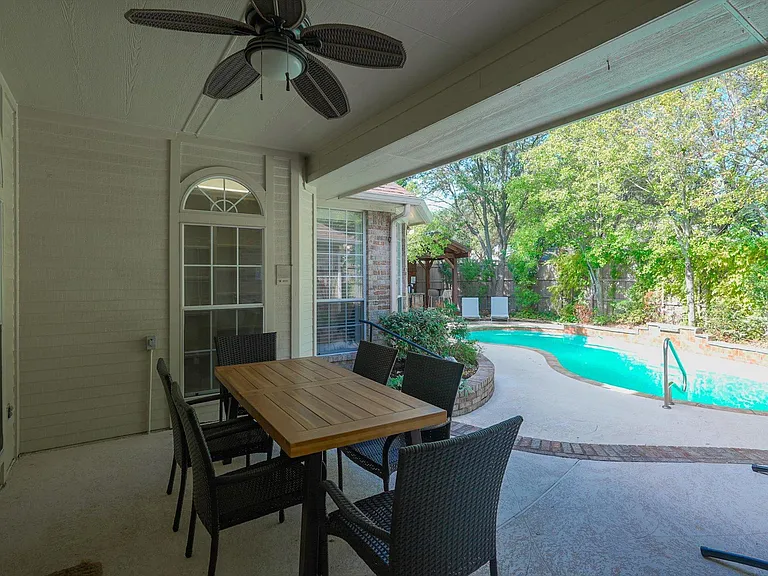 1811 Forest Meadow Ln — Photo 43