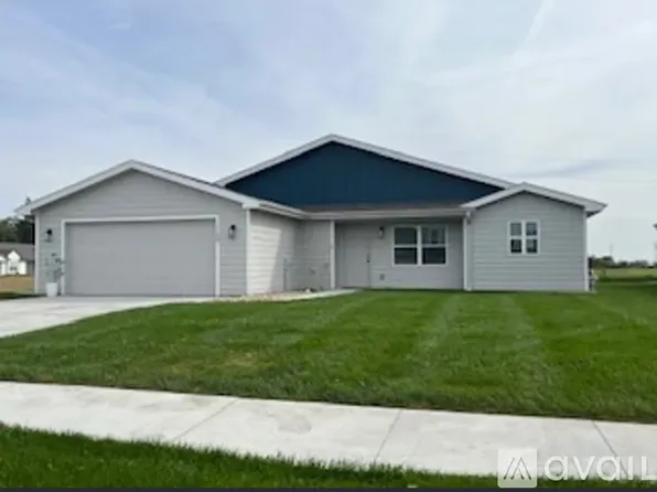 1221 Valley View St, Valley, NE 68064
