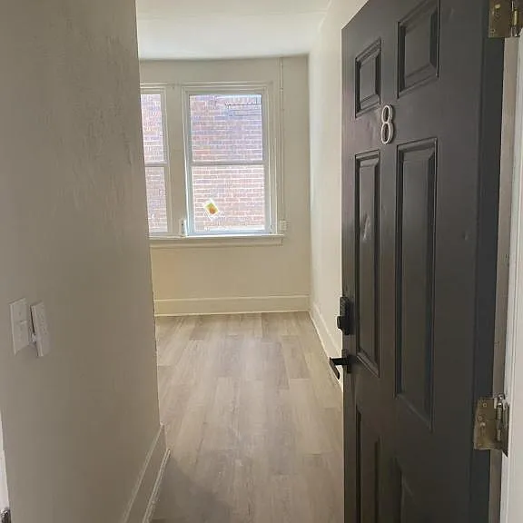 404 E Bond St #8 — Photo 2
