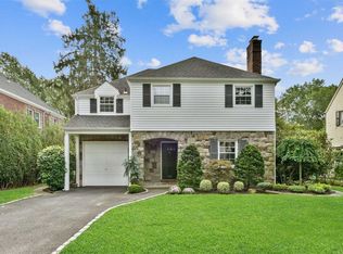 46 Kenwood Rd, Garden City, NY 11530