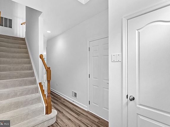 4th image of 42525 Magellan Sq