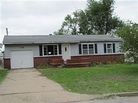 2nd image of 2109 W 49th St