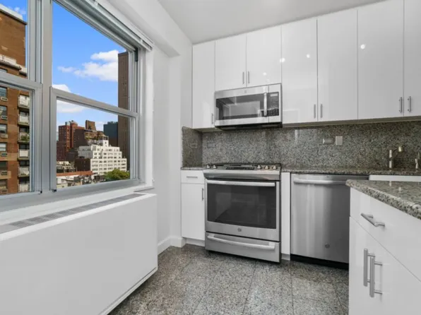 1520 York Avenue image 5 of 14