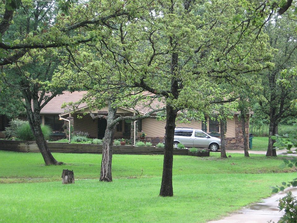 2.5 acres, fully fenced