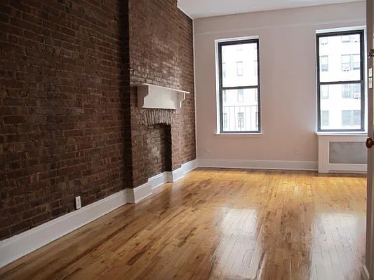 Rented by Metropolis Real Estate of Manhattan | media 29