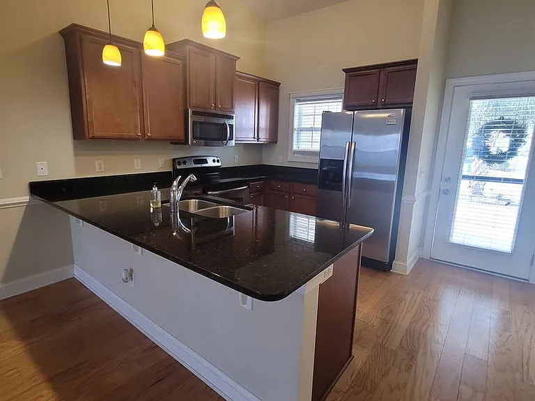 1131 Shellbank Ln — Photo 19