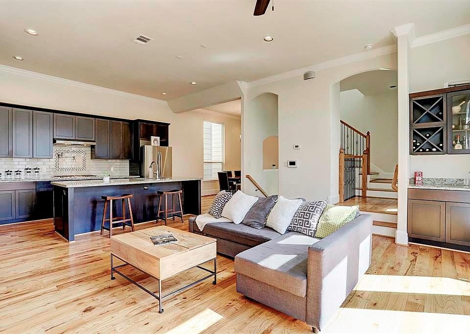 1st image of 1021 W 21st St Unit B