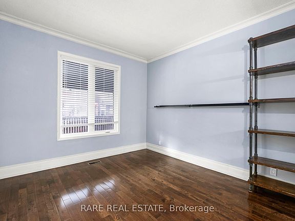 5th image of 893 Dovercourt Rd