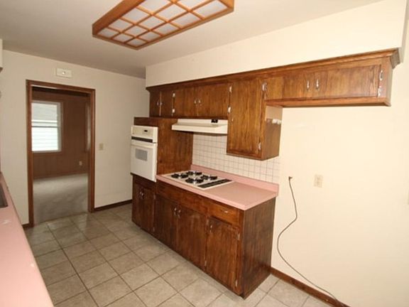 5th image of 5812 Drew Ave N