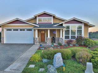 1203 Nautical Ln, Coos Bay, OR 97420