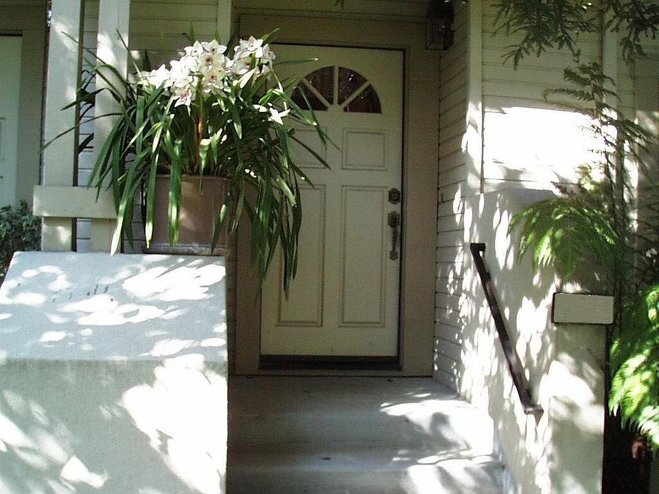 1st image of 934 La Mesa Ter Unit B