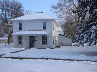 407 W Hemlock St, Beresford, SD 57004