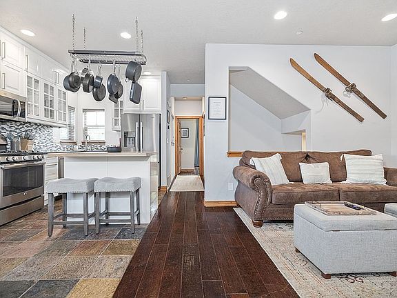 3rd image of 5448 Lillehammer Ln