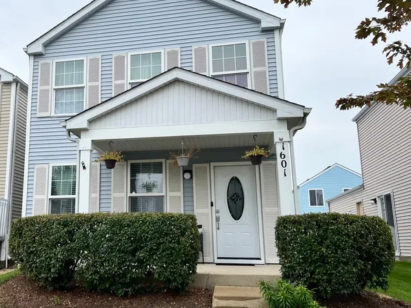 1601 Simms St, Aurora, IL 60504