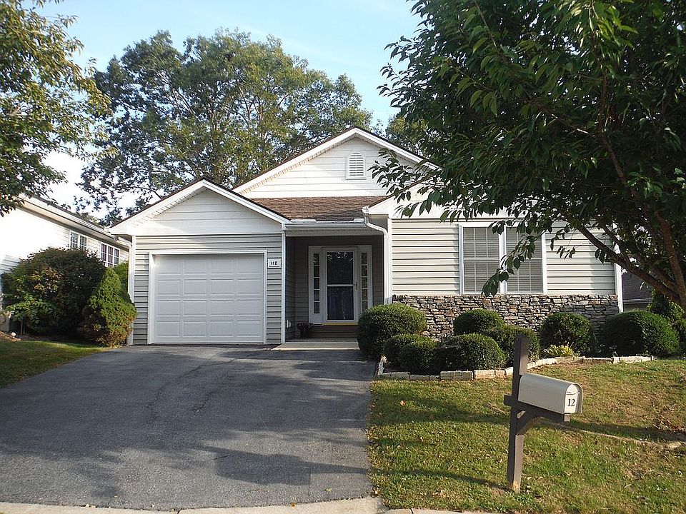 12 E Danbury Lane