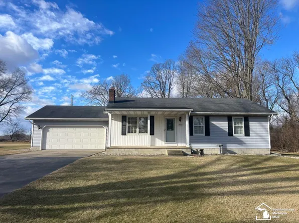 3810 McNeil Dr, Petersburg, MI 49270
