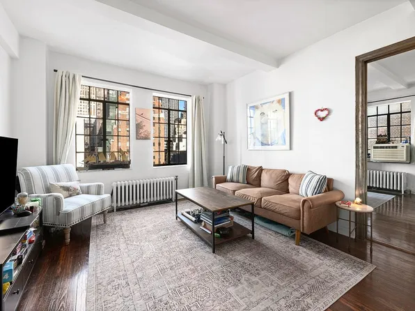 25 Tudor City Pl APT 1611, New York, NY 10017