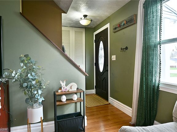4th image of 353 Stahl Ave