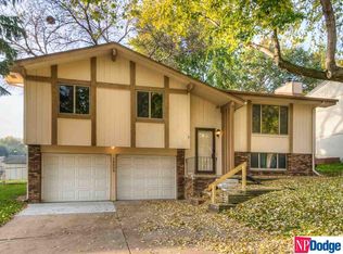 13009 Edna Cir, Omaha, NE 68138