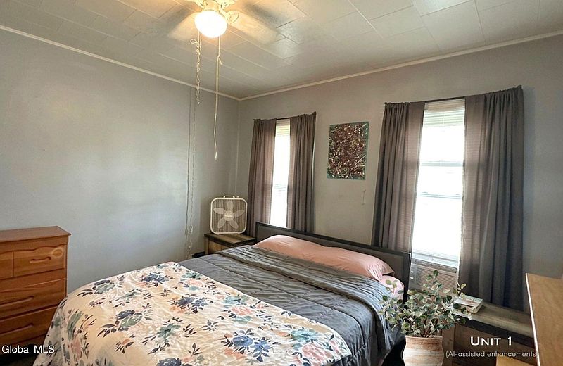 4th image of 516 Pawling Avenue