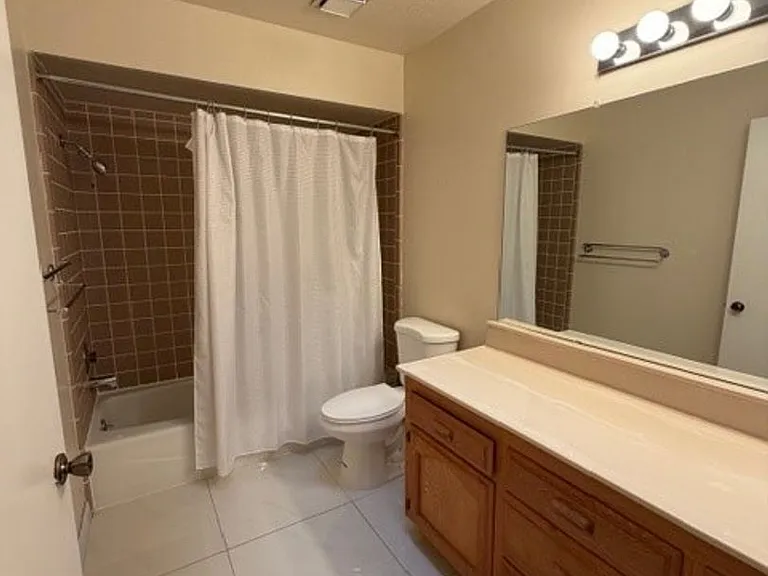 3428 Eastview Ct — Photo 10