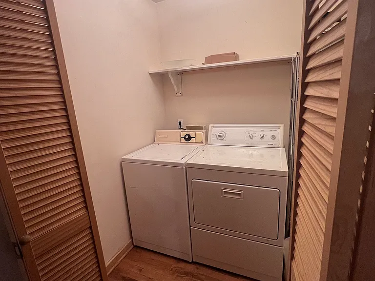 844 Shorewood Cir — Photo 10