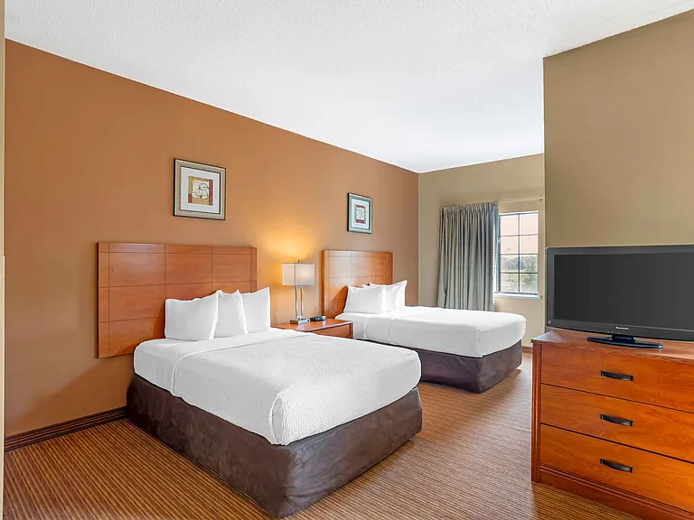 Deluxe Studio - 2 Full Beds