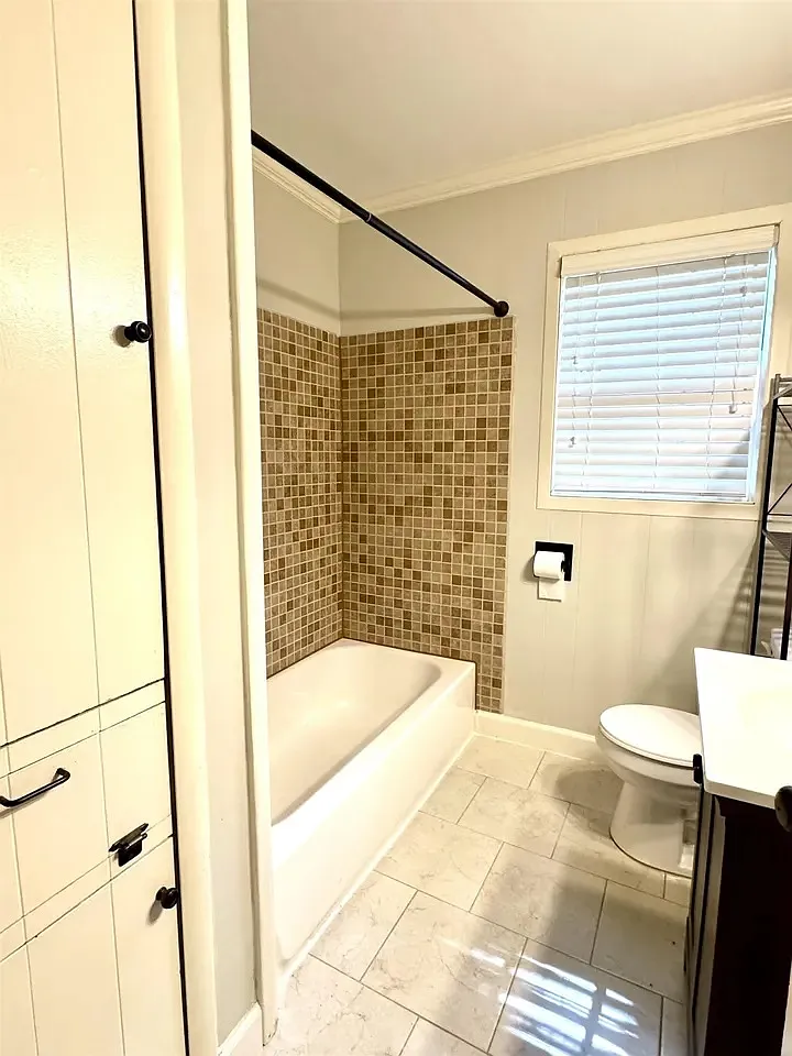 3 bed, 1907 sqft, $1,895 — Photo 4