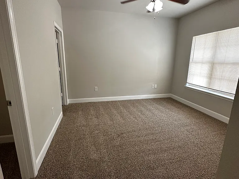 Lafayette Gardens Apartments — Photo 24
