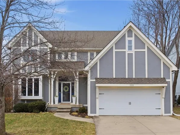 13212 Carter St, Overland Park, KS 66213