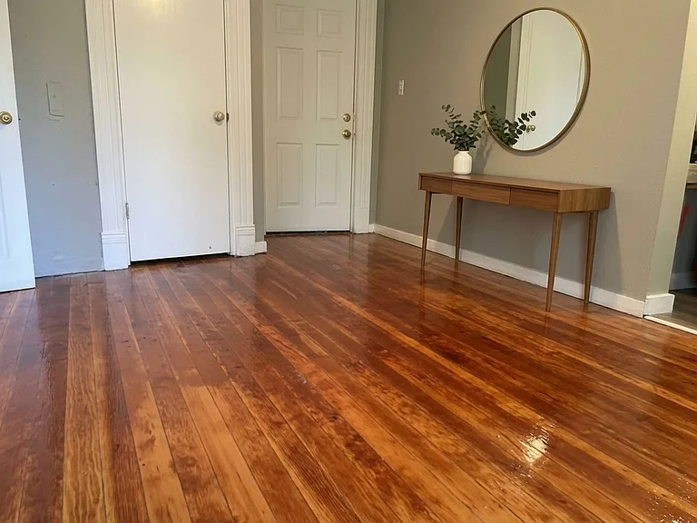 321 Bates Ave — Photo 9