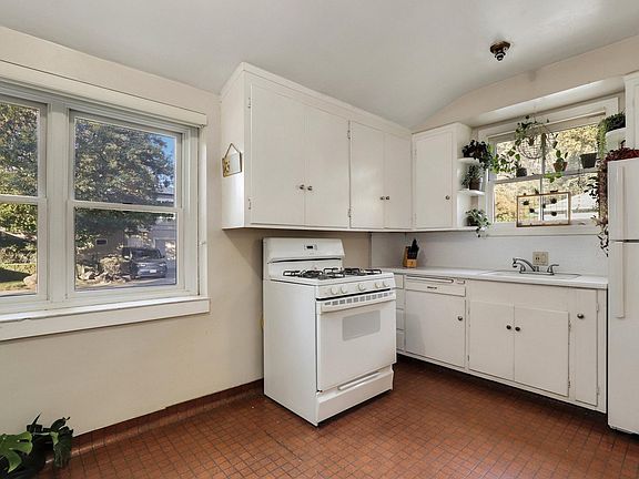 5th image of 736 7th Ave