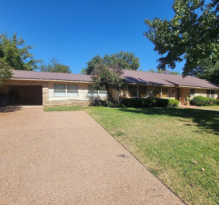 1007 Woodlawn St, Graham, TX 76450 Zillow