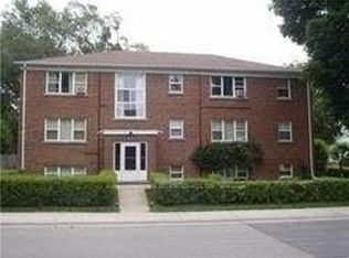 55A Long Branch Ave #102, Toronto, ON M8W 3J1