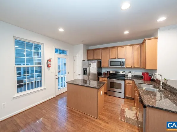 160 Pioneer Ln, Charlottesville, VA 22903
