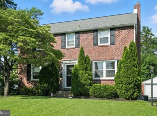 421 Colonial Park Dr, Springfield, PA 19064